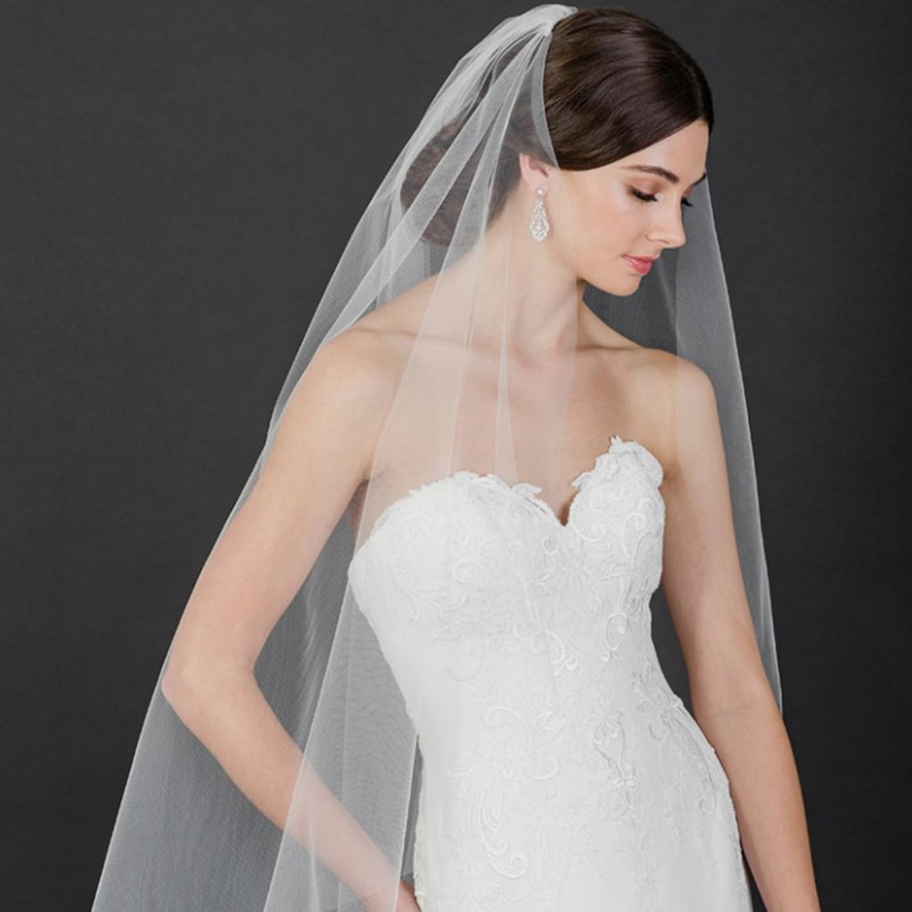Bel Aire V7539 1-tier knee length cascade cut edge veil in ivory
